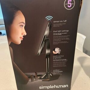 Simple human mirror trio